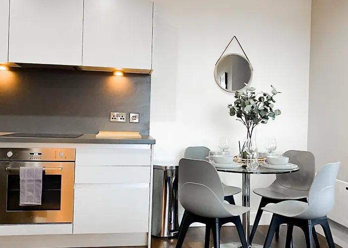 The Panda - Modern 2 Bedroom Apt In Manchester City Centre