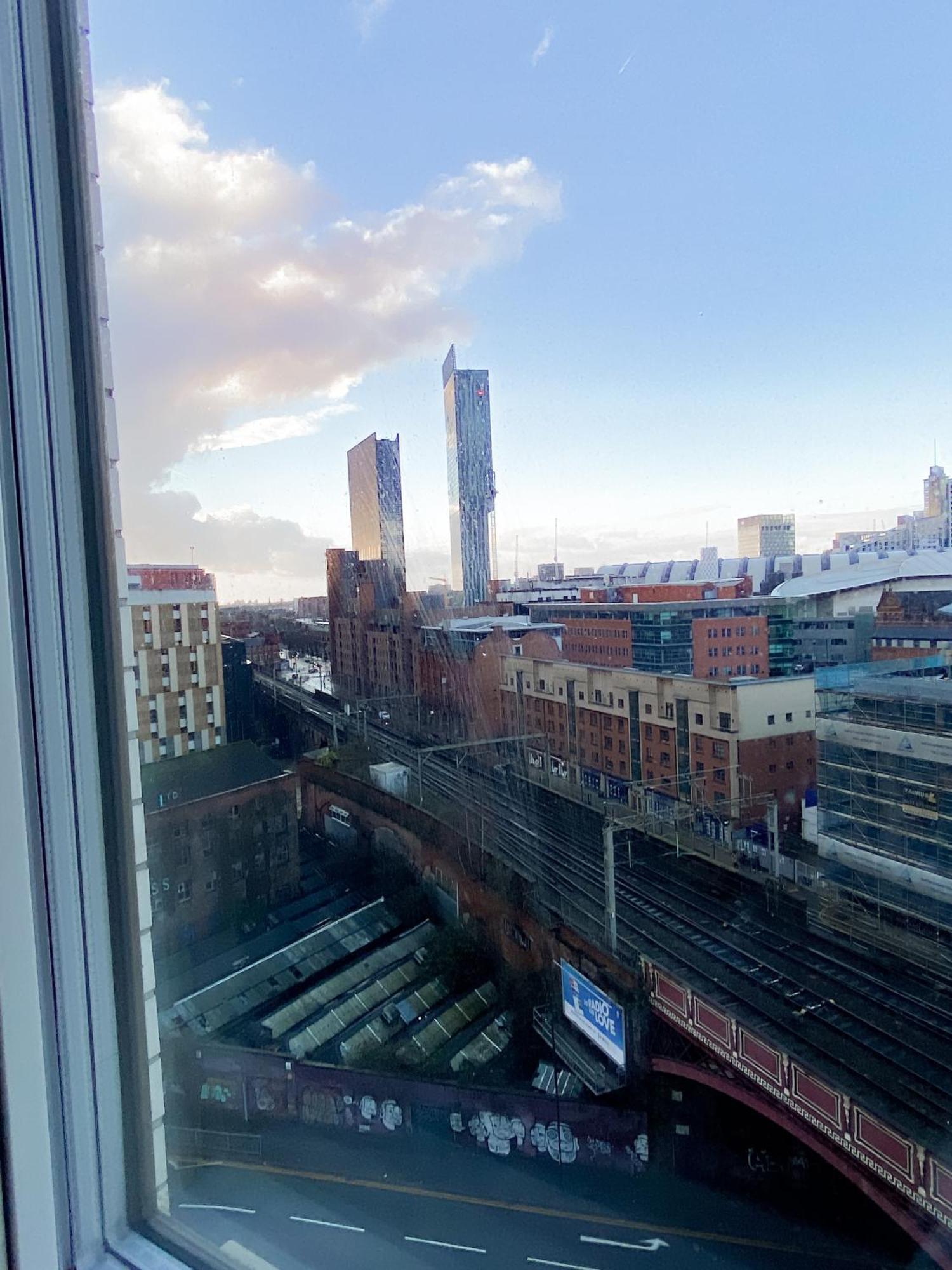 The Panda - Modern 2 Bedroom In Centre Apartment Manchester